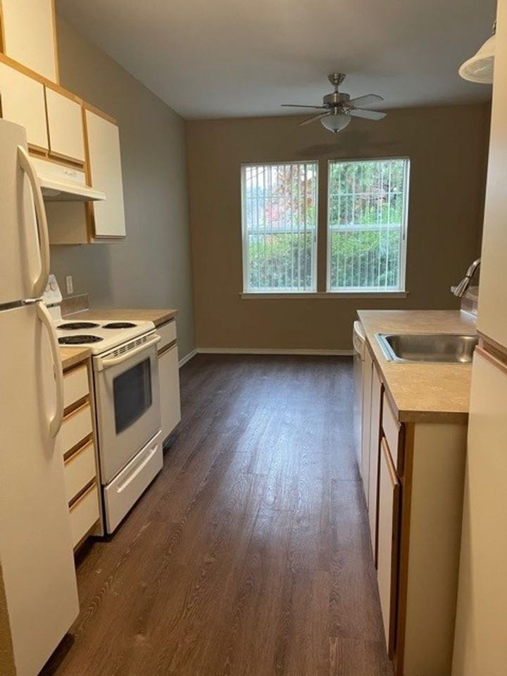 134-Valley Pointe Apartments - Photo 5 of 14