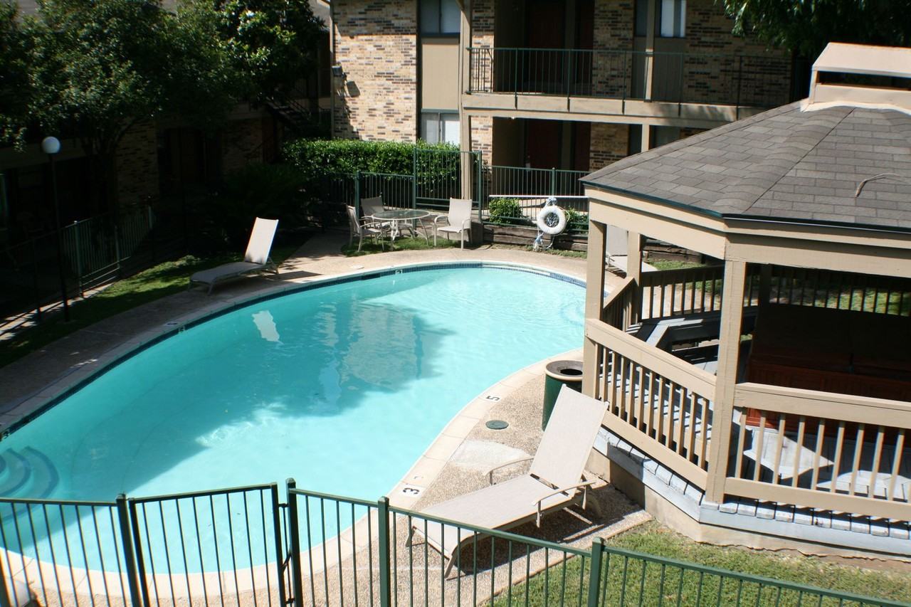 Stadium View Apartments - Photo 6 of 38