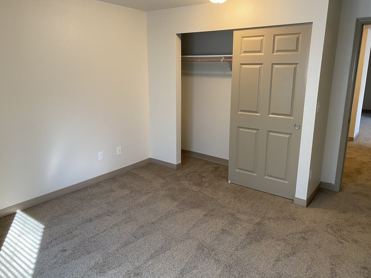 Swan Apartments - Photo 3 of 3