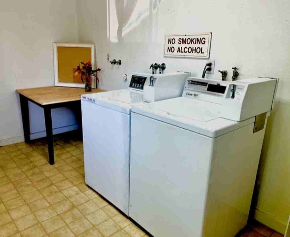 Warner Studios Apartments - Photo 6 of 11