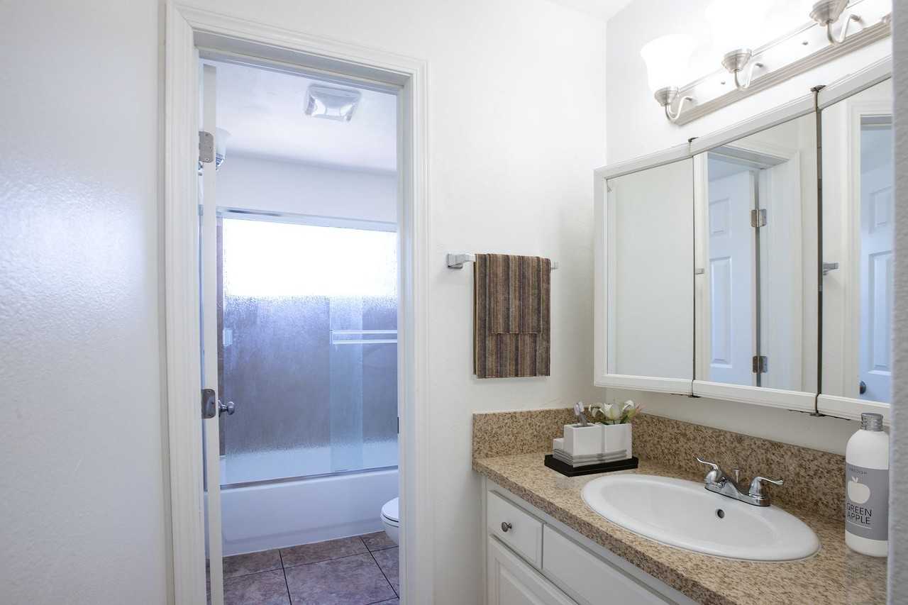 Diamond Crest Apartments - Photo 5 of 46