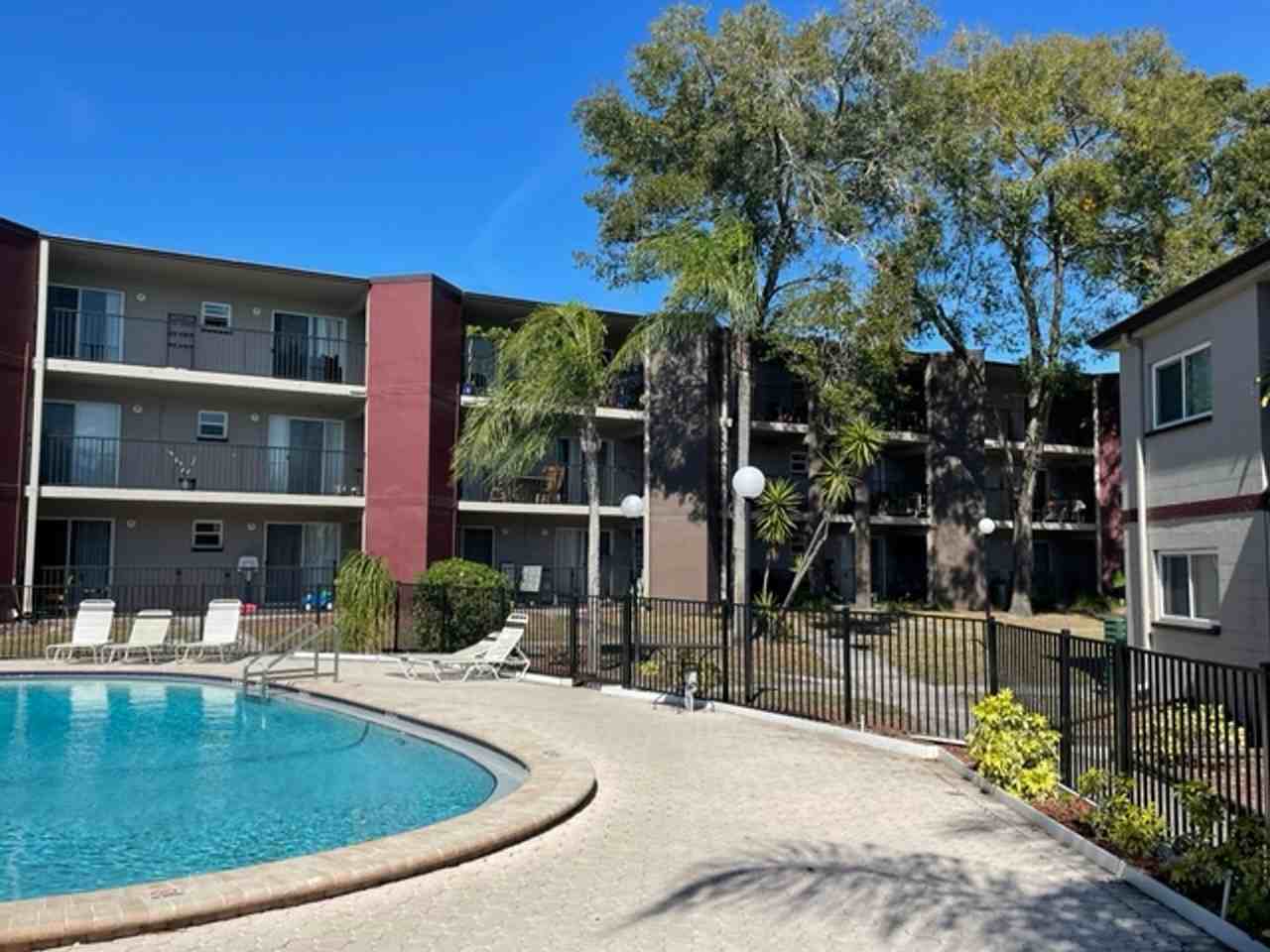 42nd Street Apartments - Photo 4 of 11