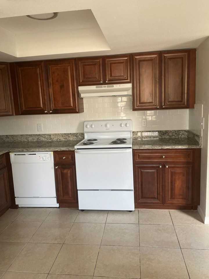 Pacifico Place Apartments - Photo 3 of 5