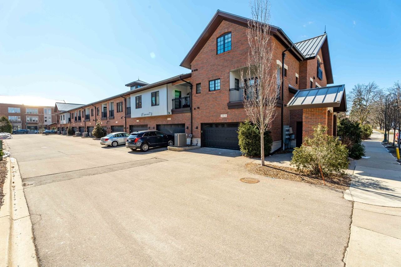 IRONGATE RESIDENCES OF BIRMINGHAM - Photo 4 of 6