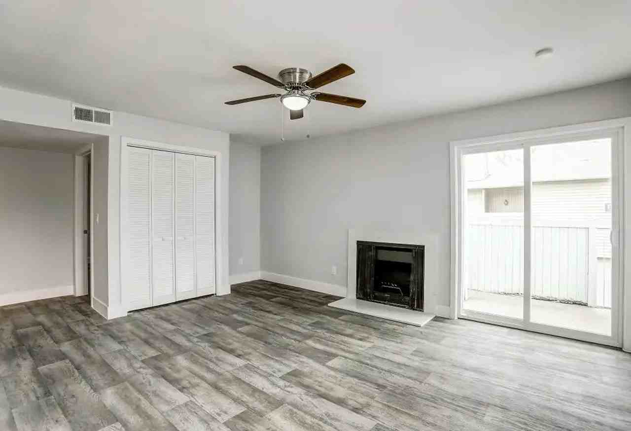 The North Shore Apartments - Photo 3 of 50