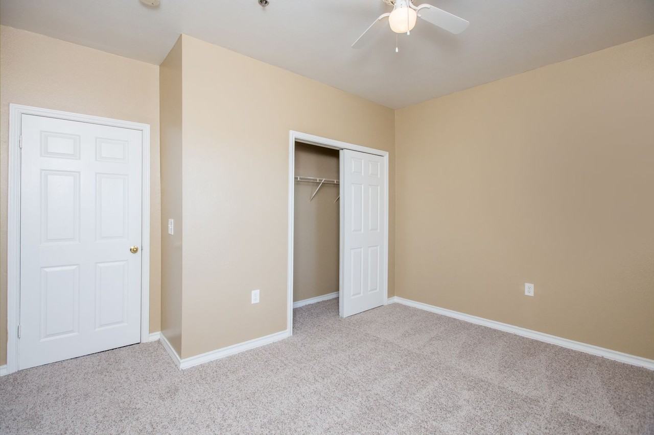 Lago Vista Apartments - Photo 2 of 28