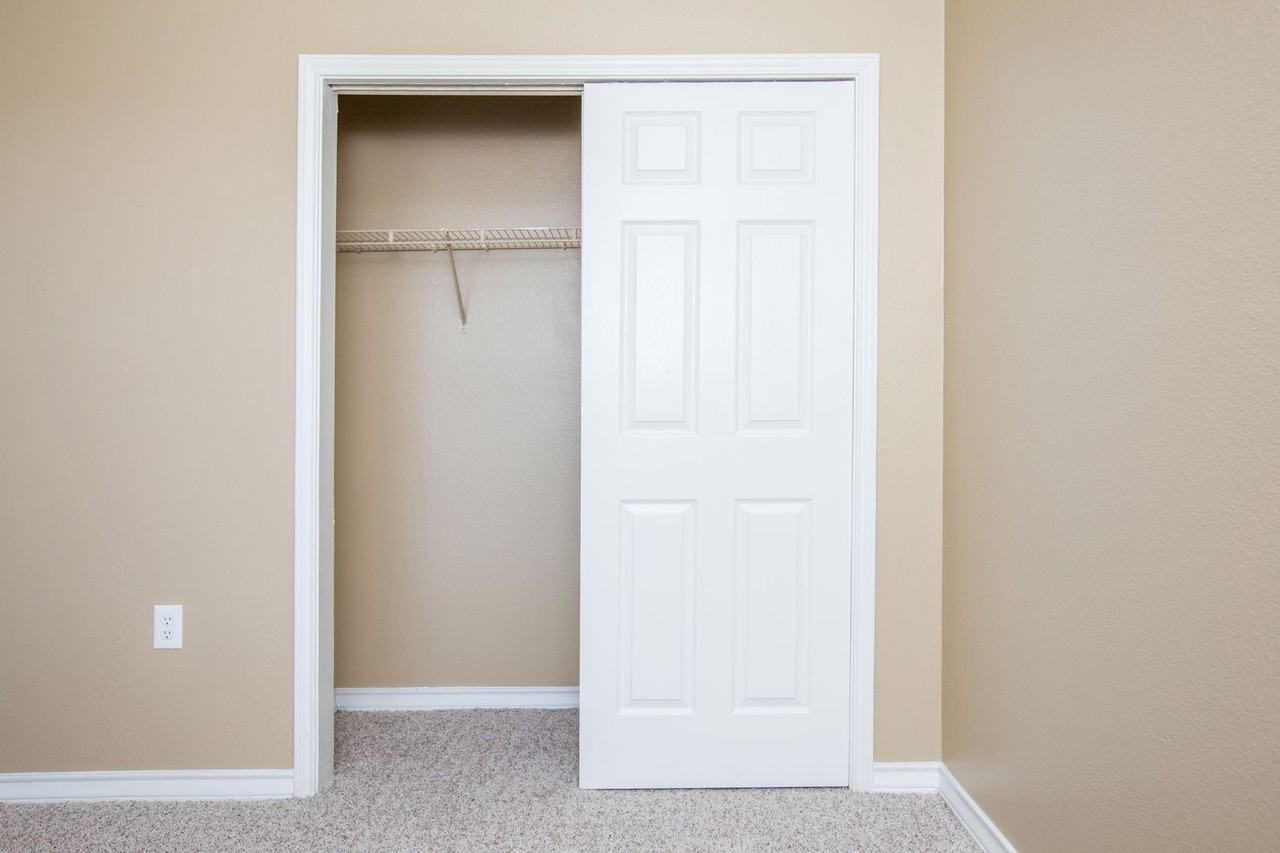 Lago Vista Apartments - Photo 5 of 28