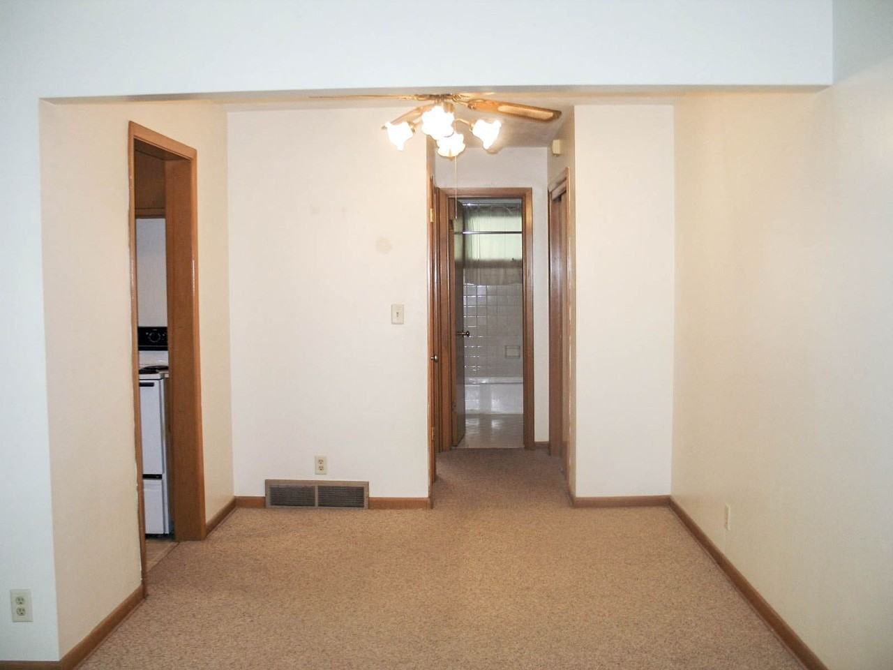 Fountain Villas Apartments - Photo 7 of 8