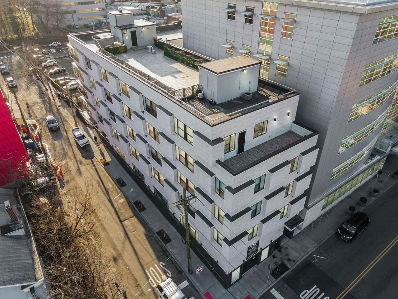 Moxie @ JSQ - Photo 2 of 50