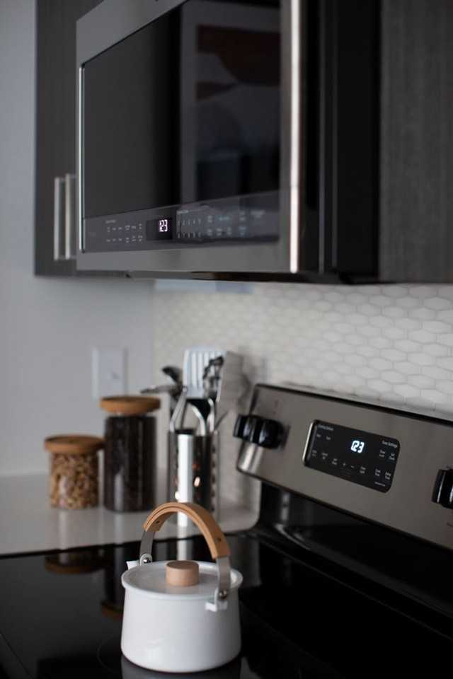 Axiom - Photo 3 of 50