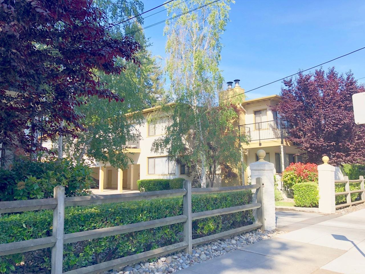 Laurel Court Apartments - Photo 6 of 7