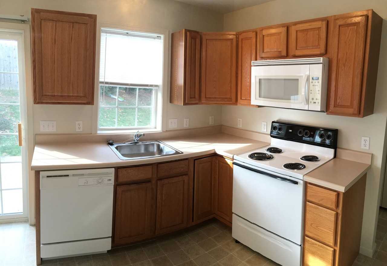 112 Silver Spur Dr - Photo 2 of 16