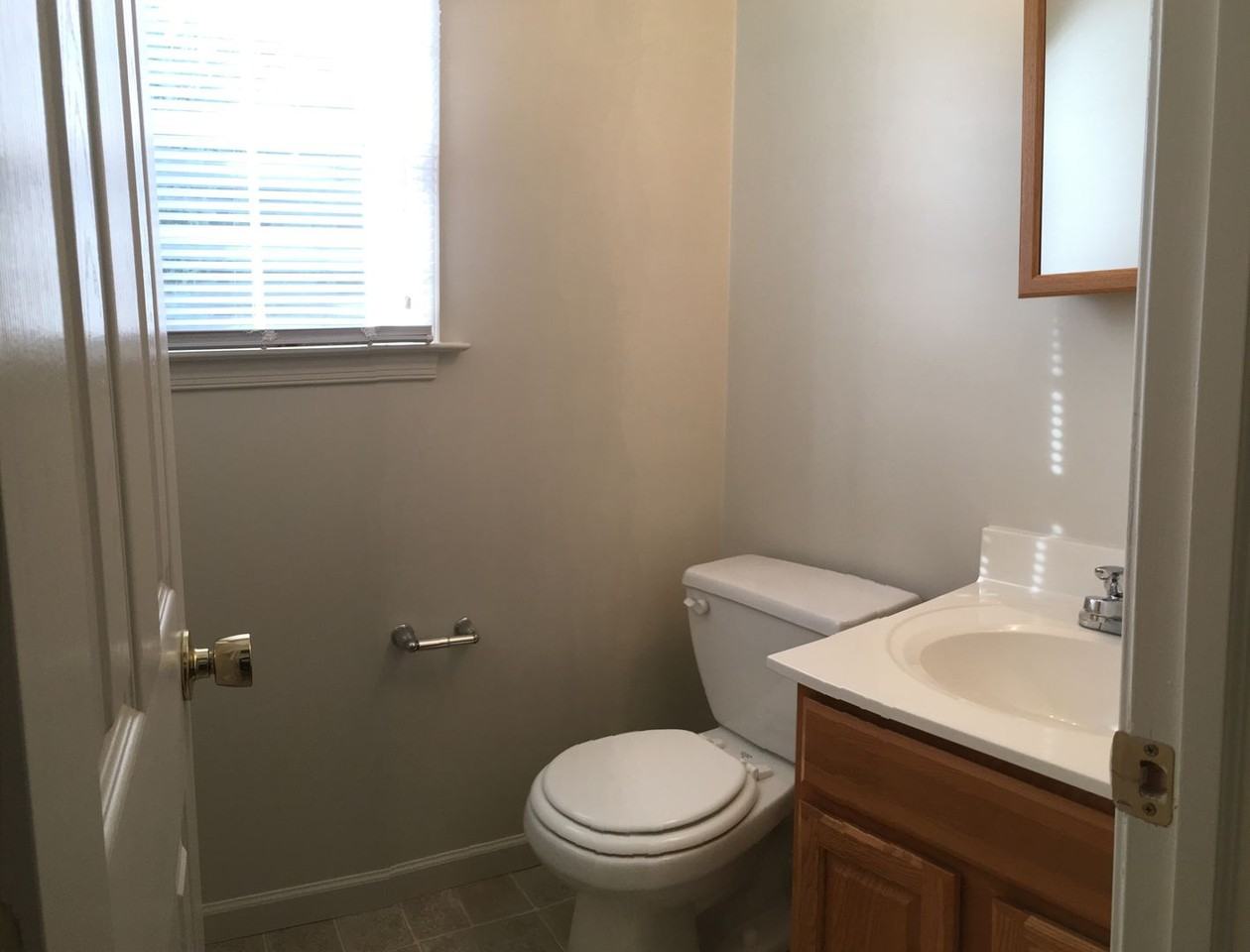 112 Silver Spur Dr - Photo 3 of 16