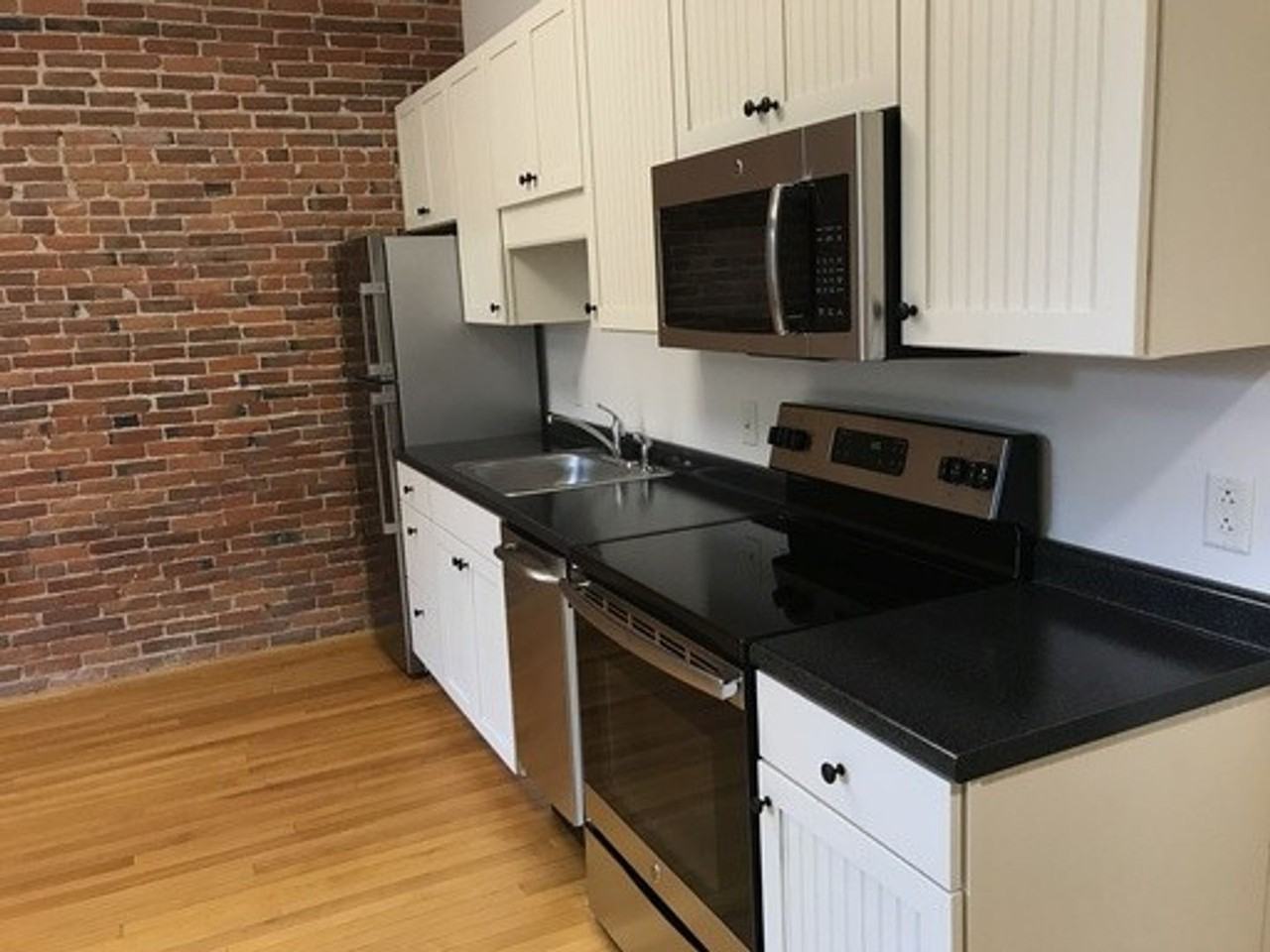 375 North Avenue, LLC (Liberty House) - Photo 3 of 30