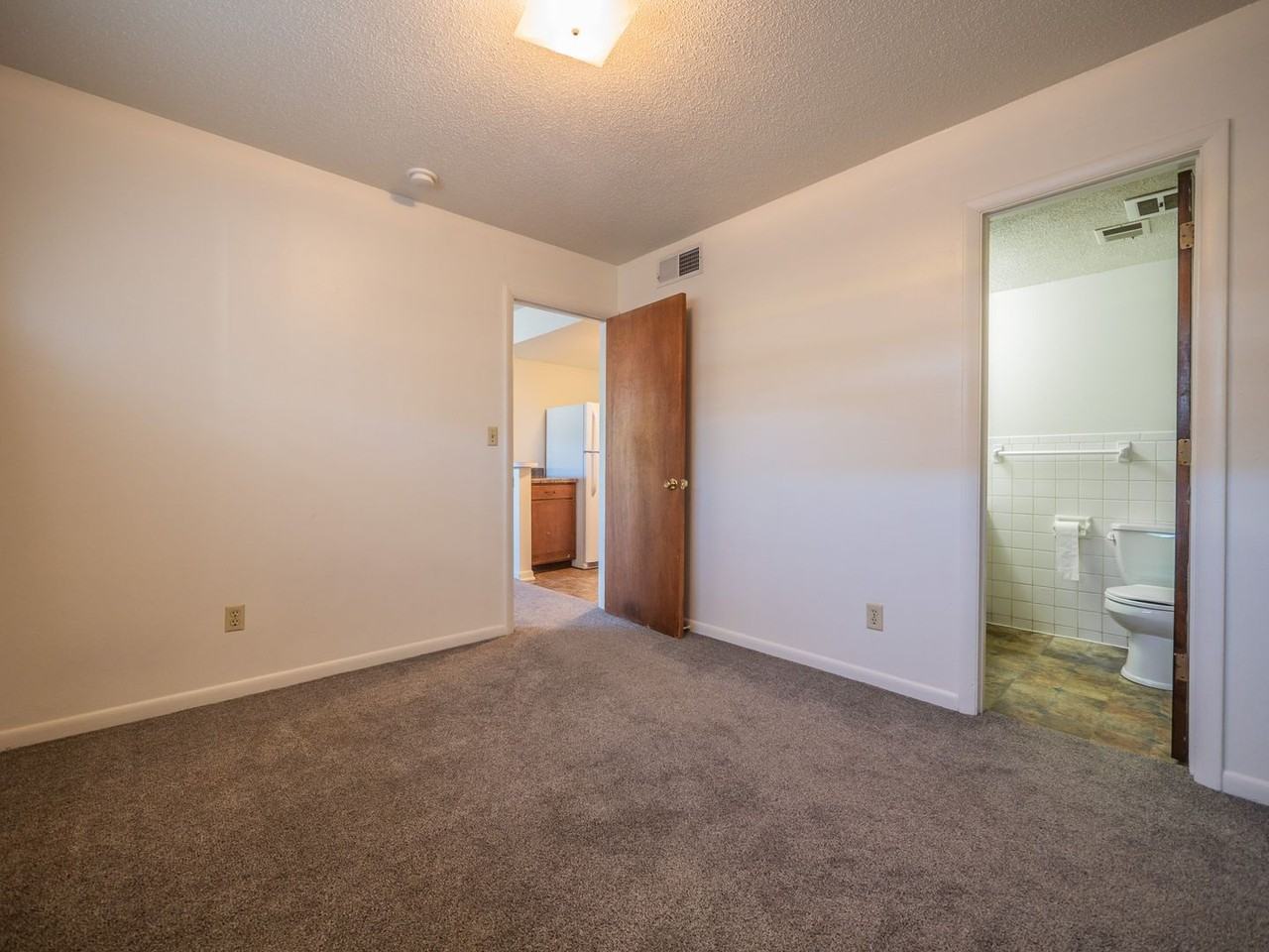 Campus View Apartments - Photo 7 of 19