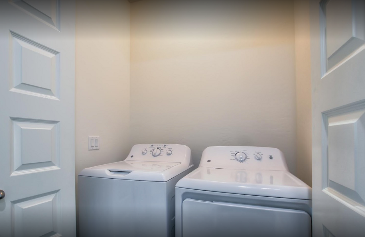 8th & Row - Photo 4 of 43