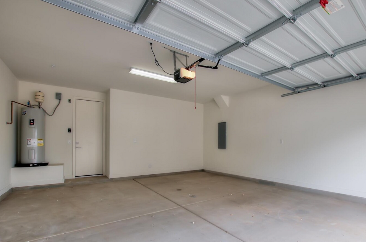 8th & Row - Photo 6 of 44