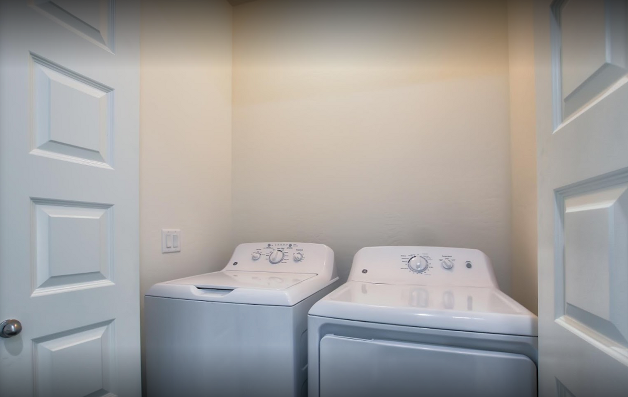 8th & Row - Photo 5 of 44