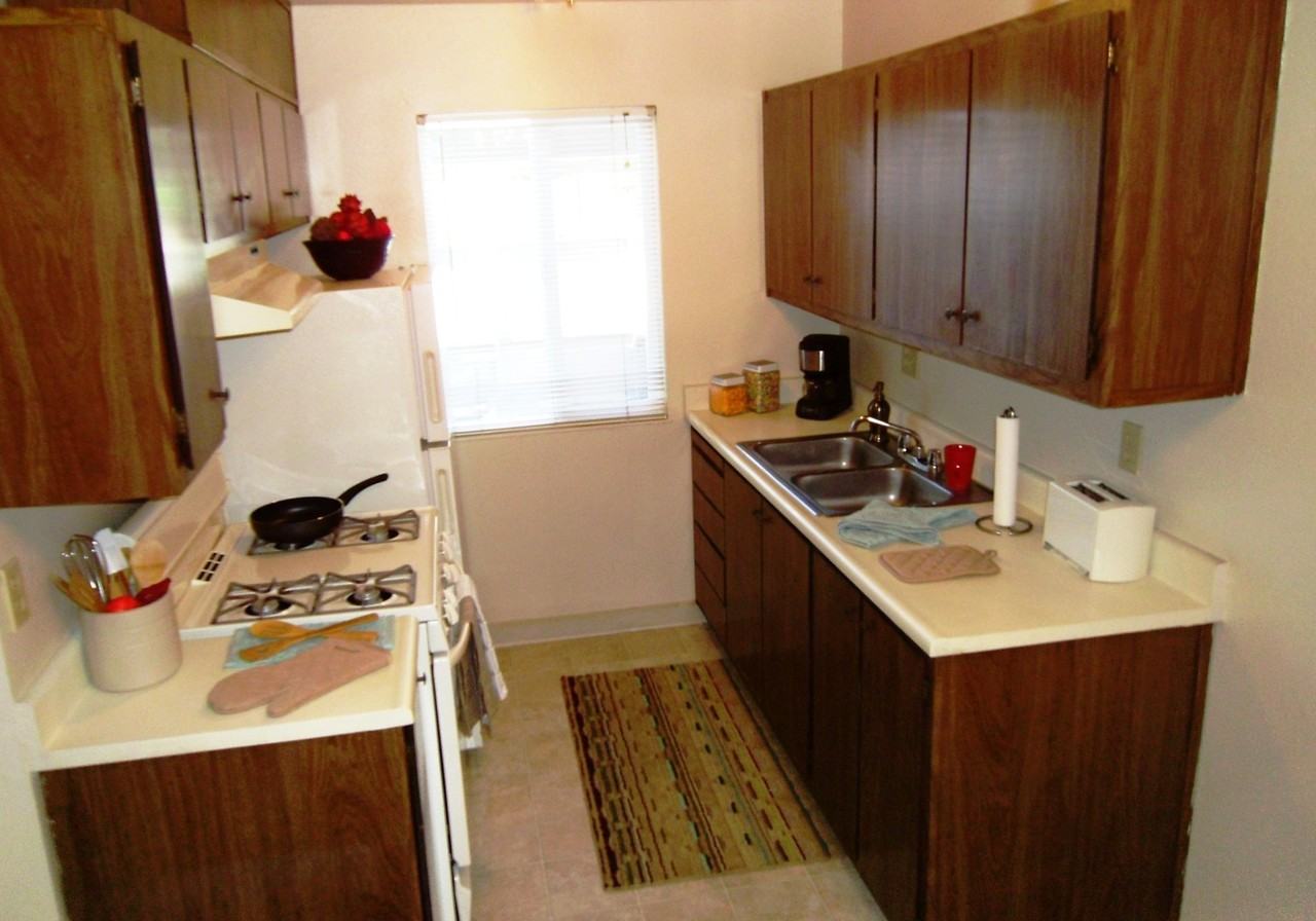 845-Windmere Apartments - Photo 4 of 19