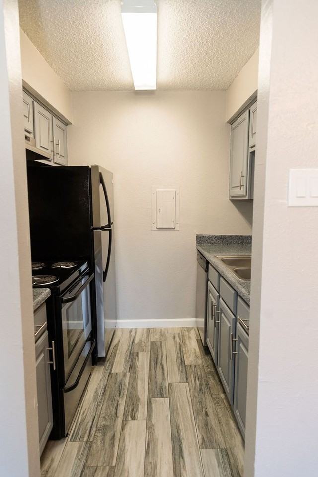 Park Plaza - Photo 2 of 4