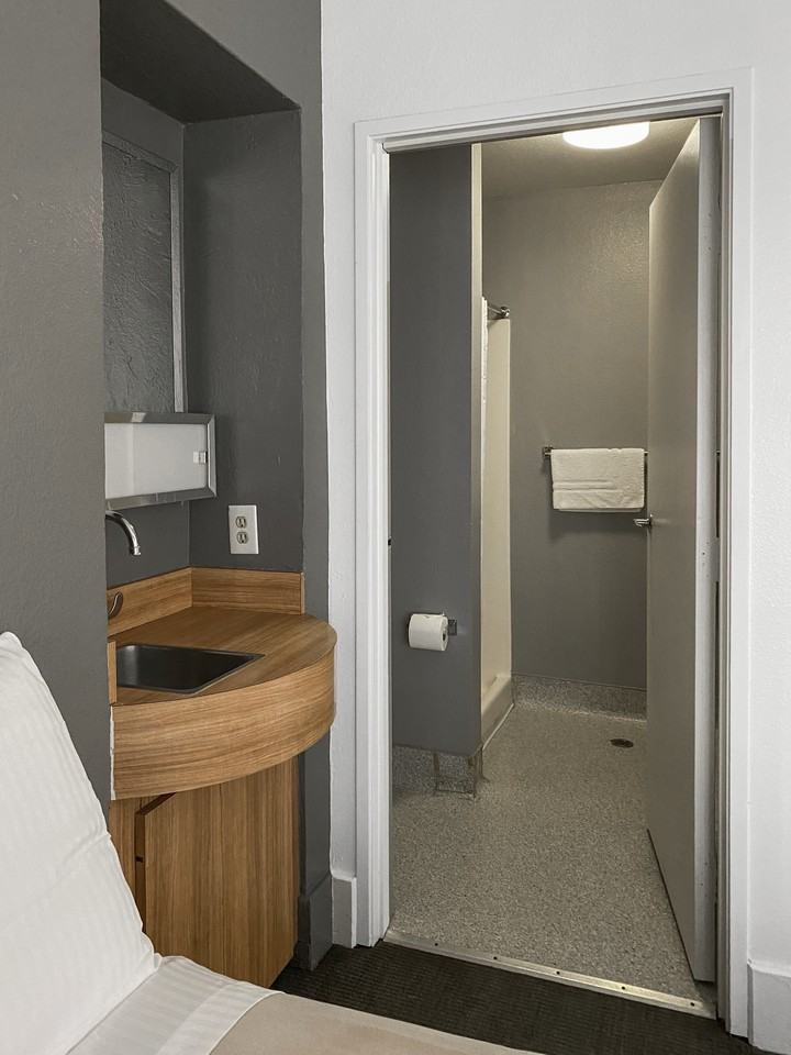 Paris Hotel – Residential - Photo 4 of 4