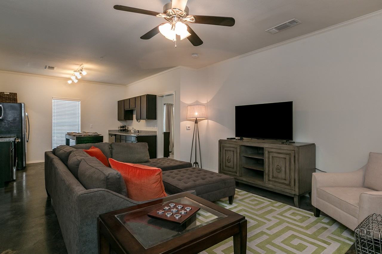 Residences at Town Square - Photo 7 of 50