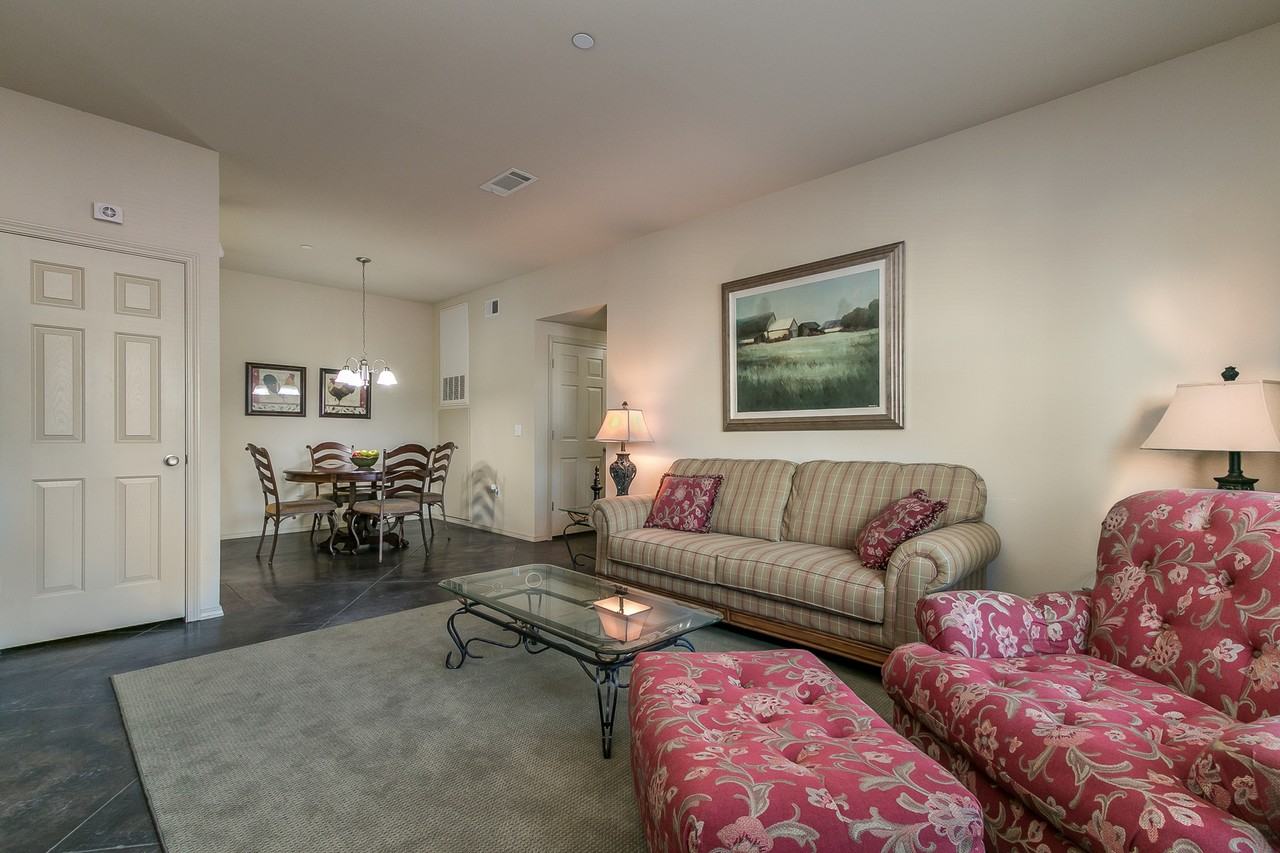 Silver Oak Apartments - Photo 4 of 19