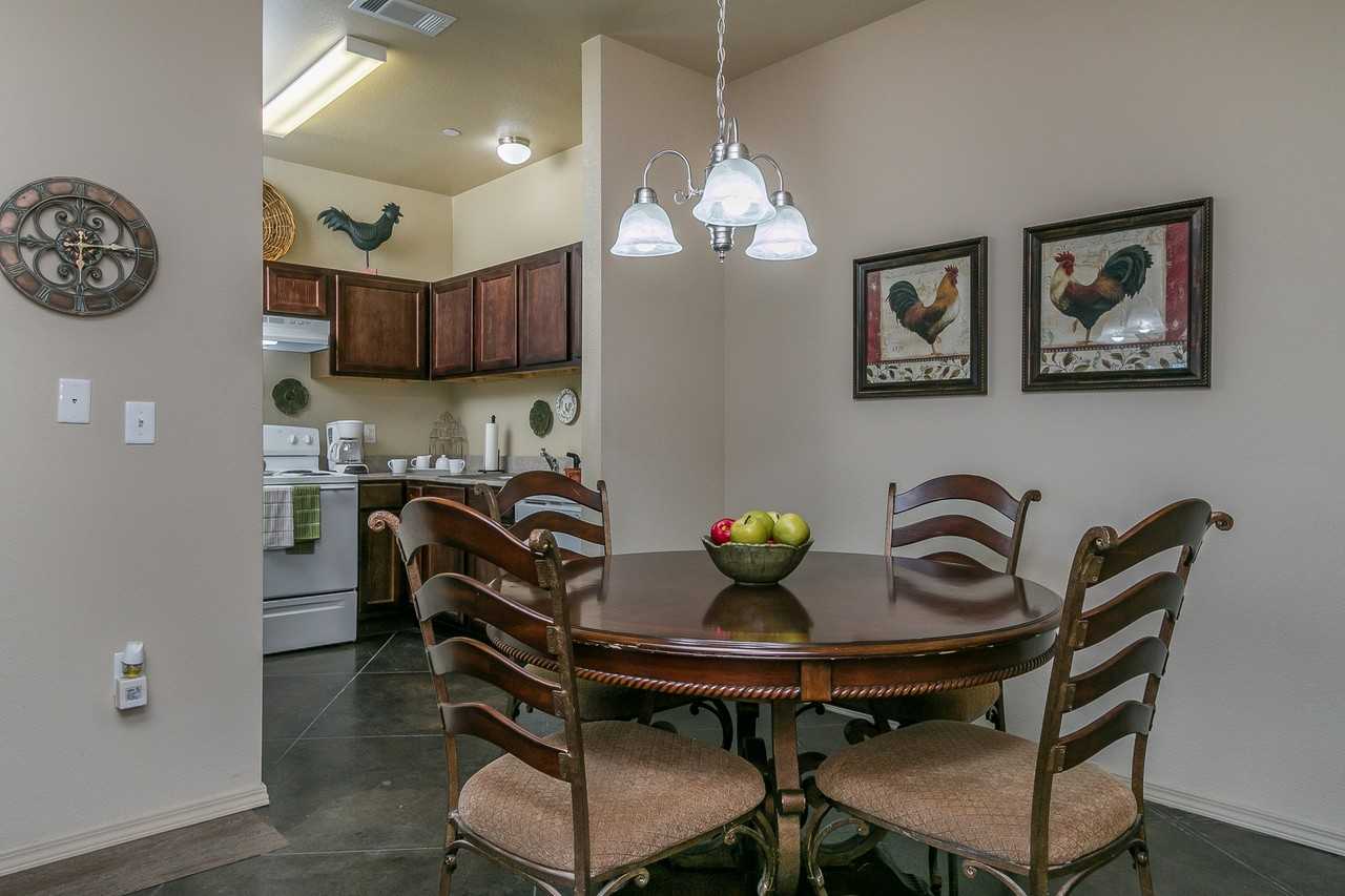 Silver Oak Apartments - Photo 6 of 19