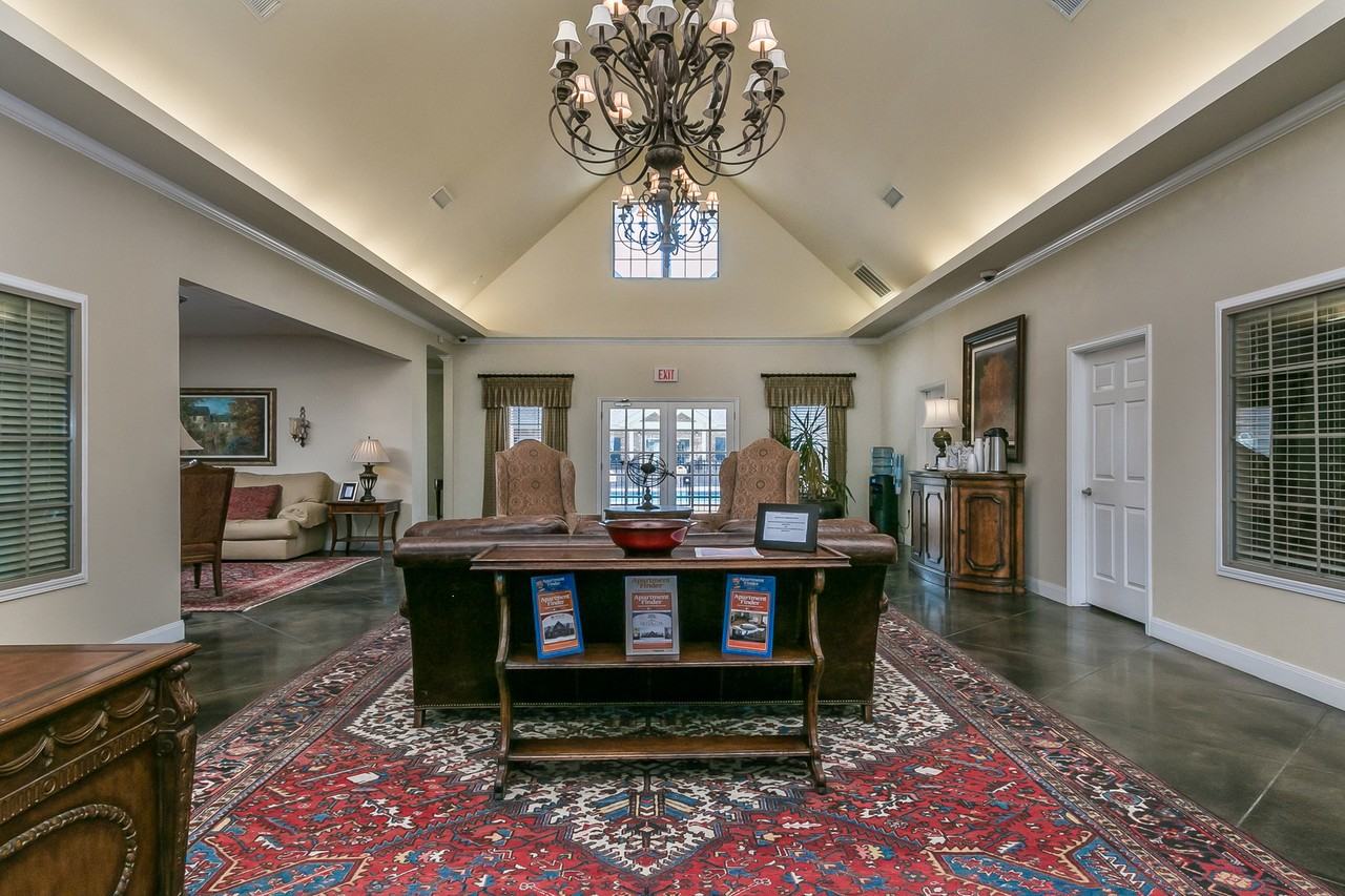 Silver Oak Apartments - Photo 2 of 22