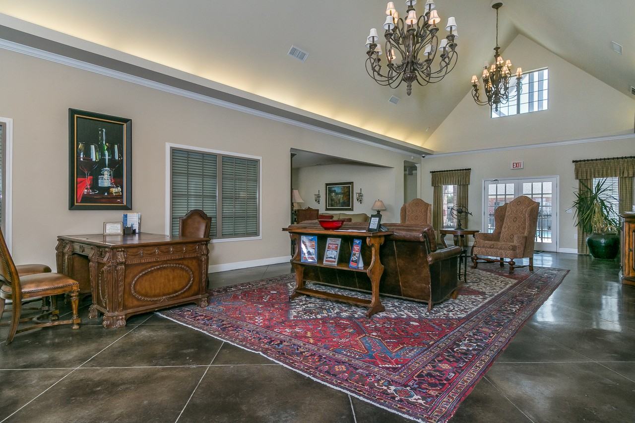 Silver Oak Apartments - Photo 4 of 22