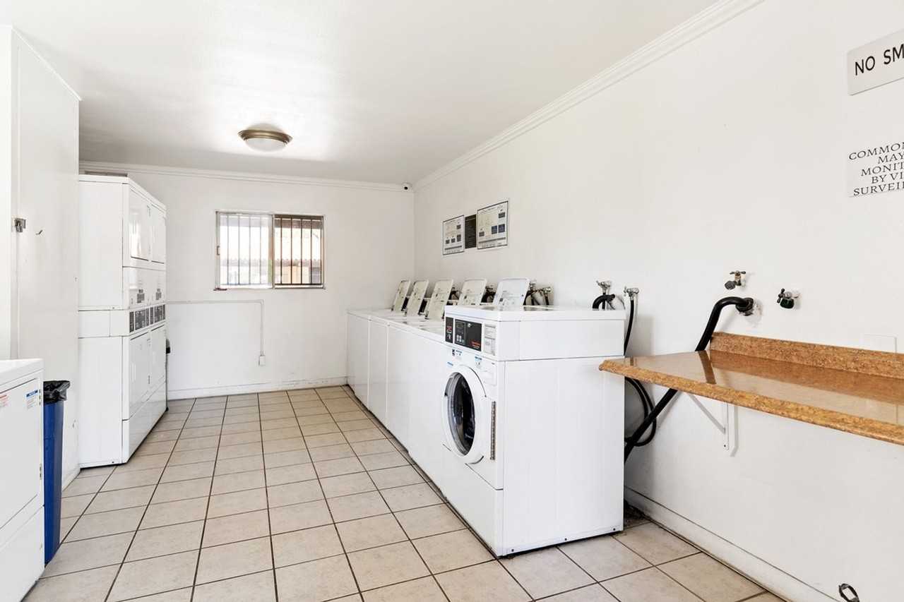 Mission Plaza Apartment Homes - Photo 7 of 50