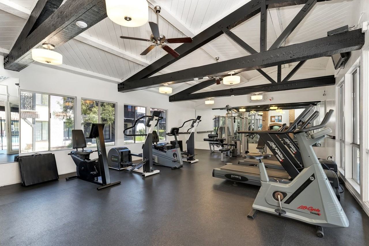 Mission Plaza Apartment Homes - Photo 7 of 45