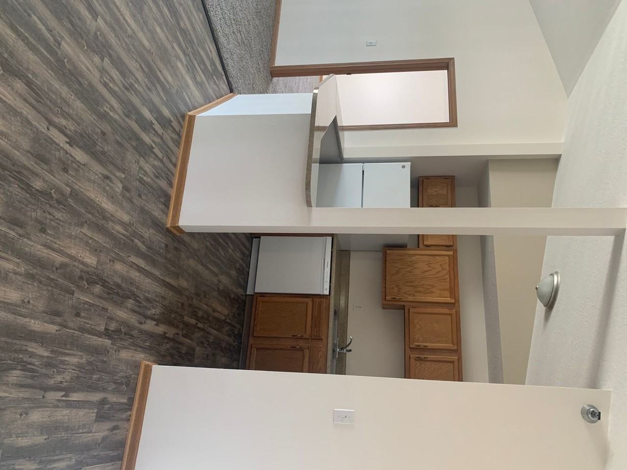 Crown Pointe Apartments - Photo 5 of 36