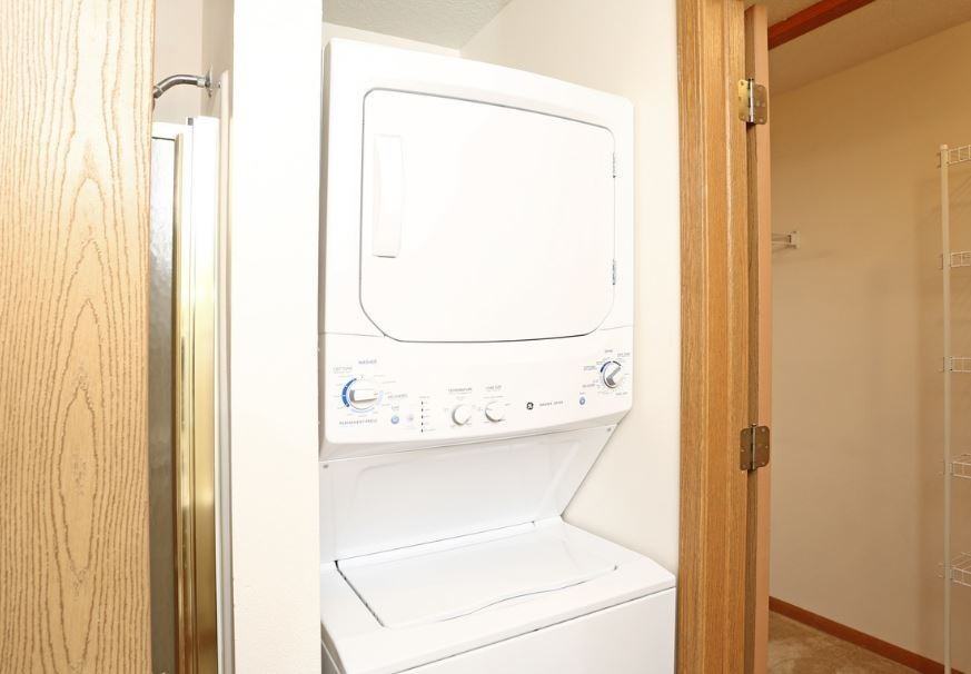 Crown Pointe Apartments - Photo 3 of 15