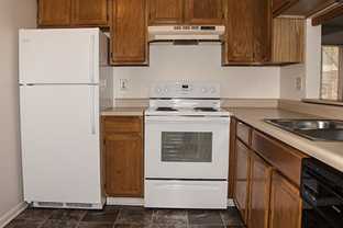 Drake Pointe Apartments - Photo 1 of 1