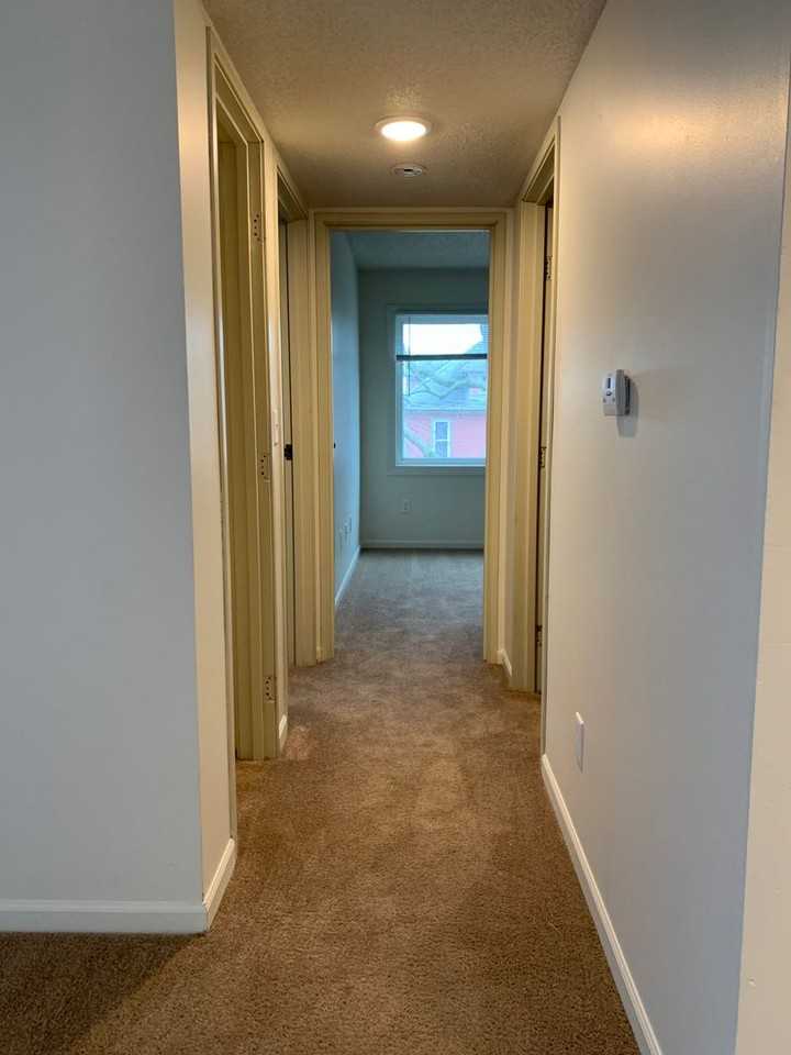 Drake Terrace Apartments - Photo 4 of 10