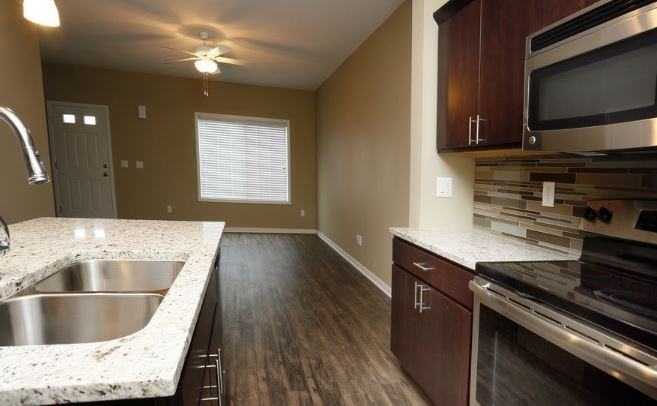 Greenway Square Townhomes - Photo 5 of 47