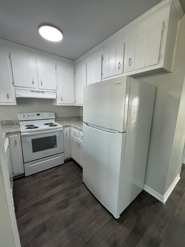 Langley Cove Apartments - Photo 2 of 32