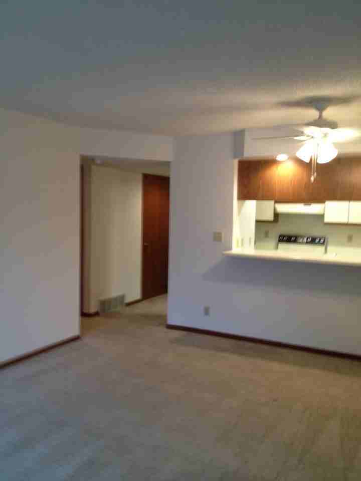 Sundance Apts. - Photo 4 of 8
