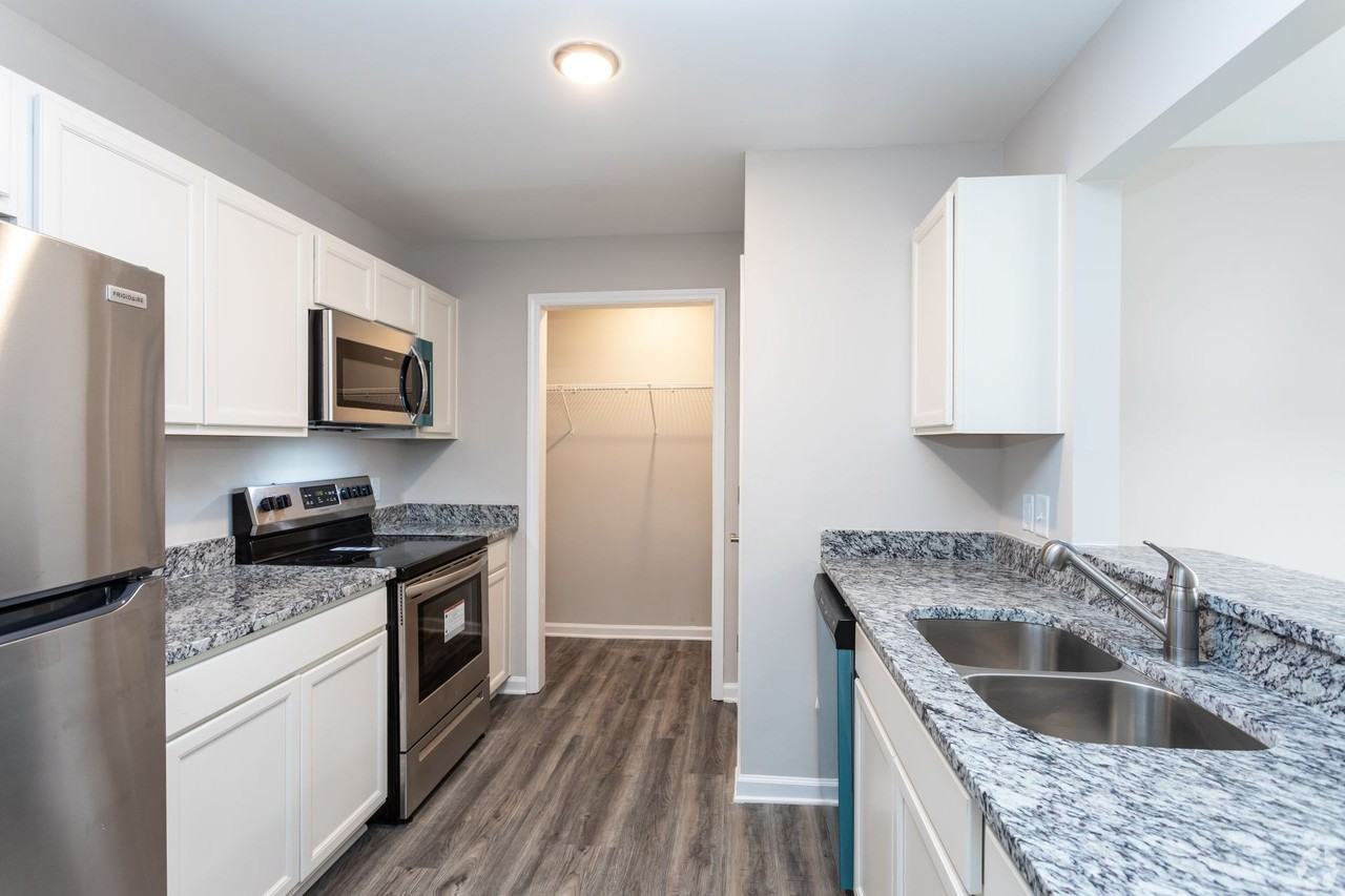 Legacy Park Apartments - Photo 5 of 21