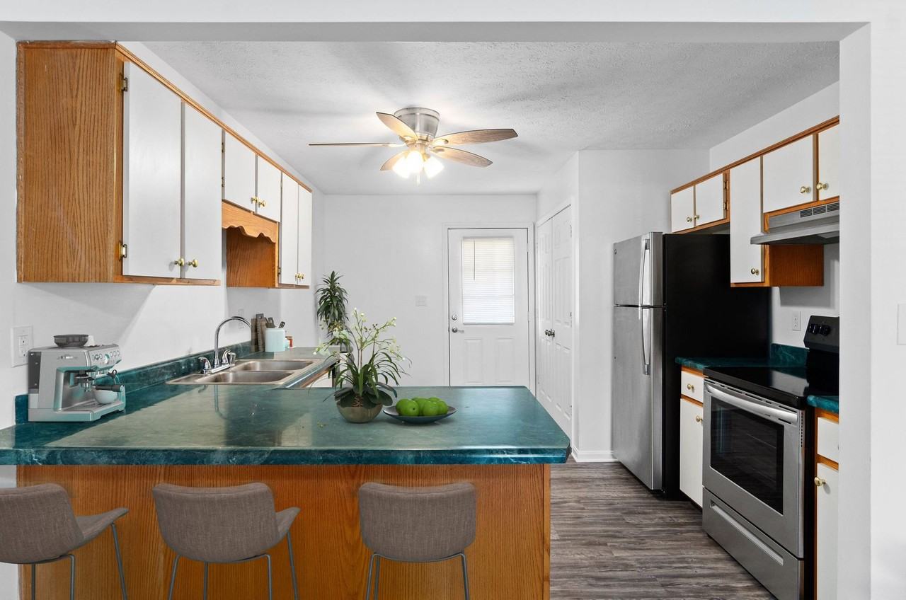 Lakeview Garden Apartments - Photo 7 of 14