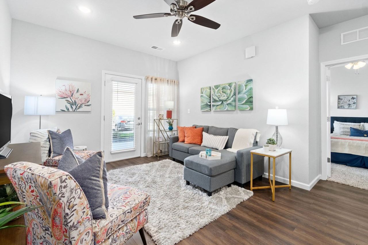 Highview Pointe Apartments 7715 Oakfields Pointe Rd, Louisville, KY