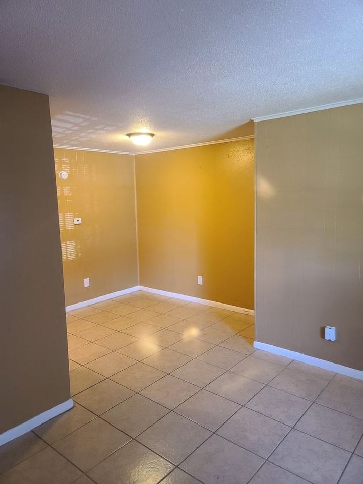 LIT-619 Brookside Apartments - Photo 6 of 10