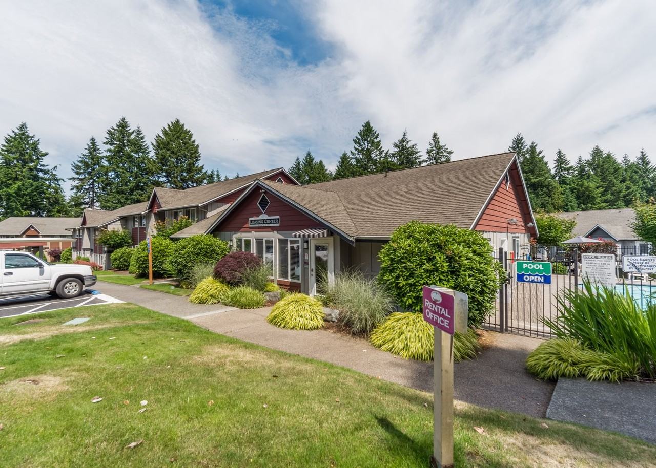 Harbor Pointe - Photo 3 of 17