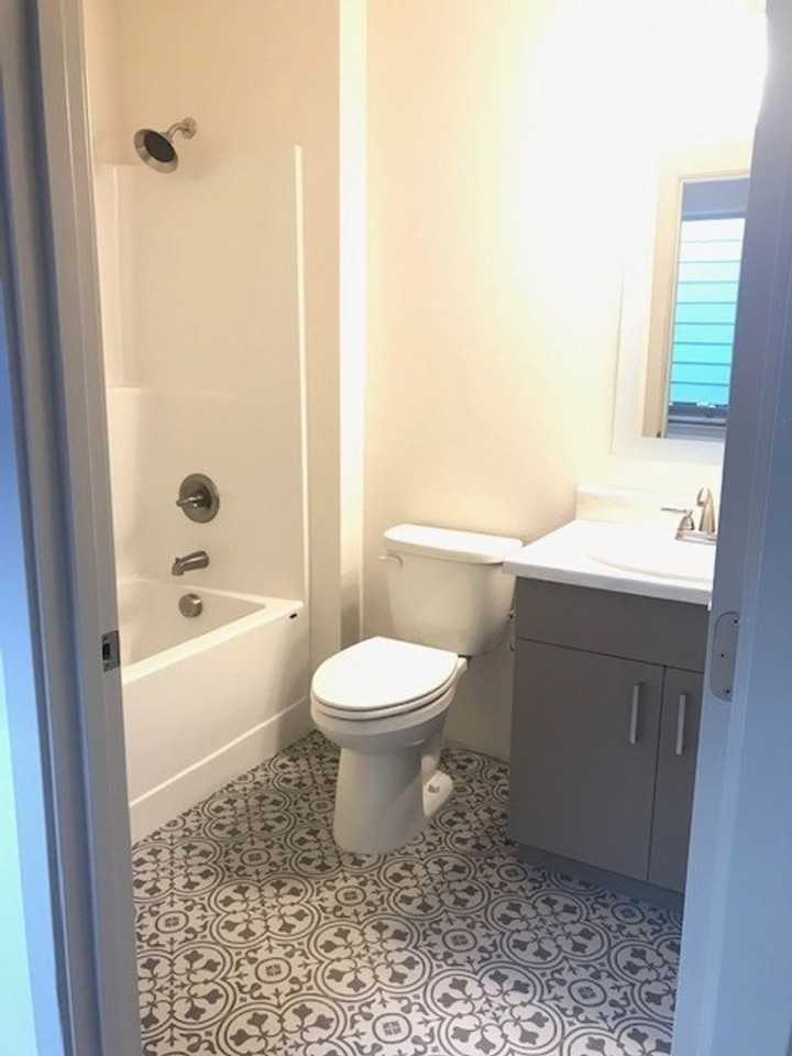 Meadowbrook Square Apartments - Photo 7 of 28