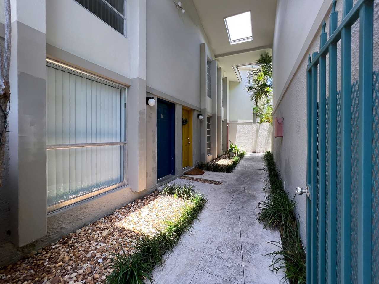 Hideaway in the Grove - Photo 2 of 50