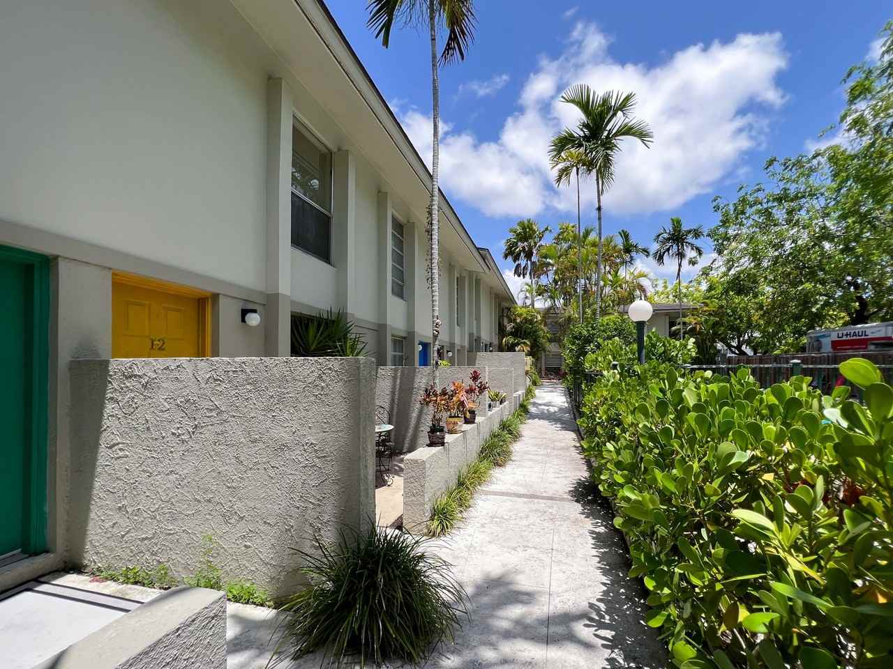 Hideaway in the Grove - Photo 3 of 50