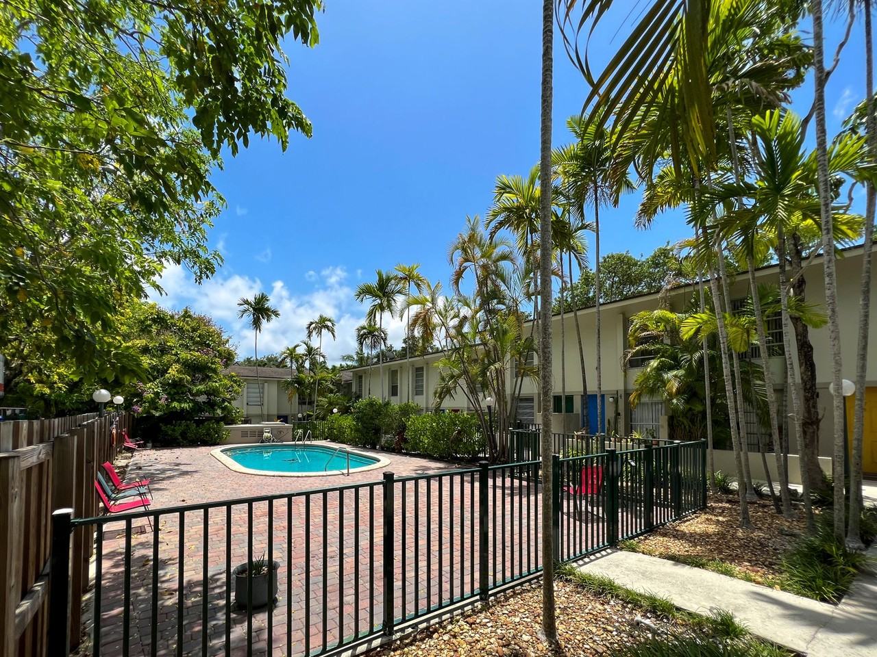 Hideaway in the Grove - Photo 7 of 50