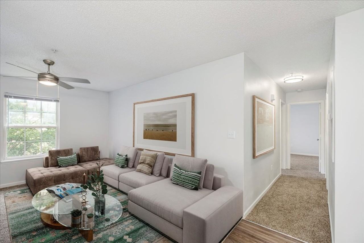 Stoney Ridge Luxury Apartments - Photo 3 of 15