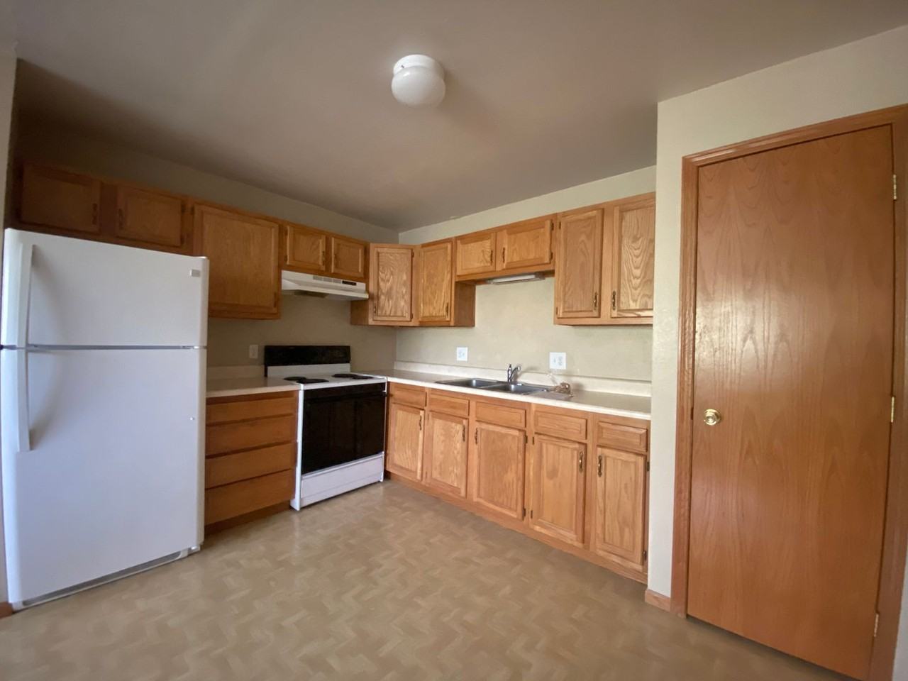 Hickory Hollow Apartments - Photo 6 of 21